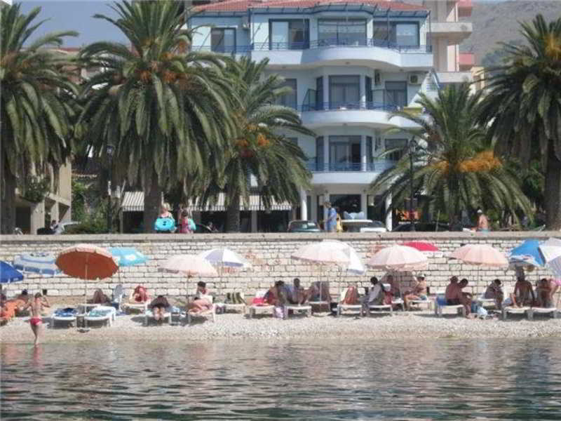 סרנדה Hotel Ari מראה חיצוני תמונה