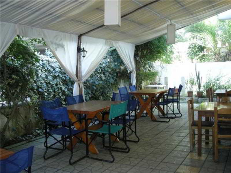 סרנדה Hotel Ari מראה חיצוני תמונה