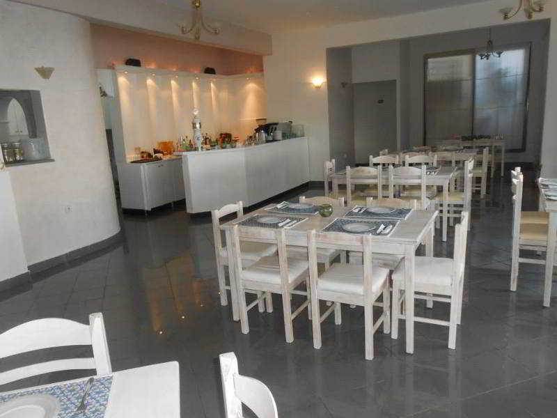 סרנדה Hotel Ari מראה חיצוני תמונה